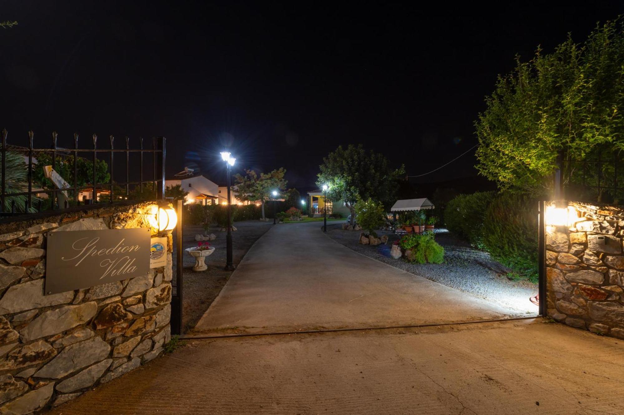 Spedion Villa - Near To Sea Villas With Heated Swimming Pool Gythio Buitenkant foto
