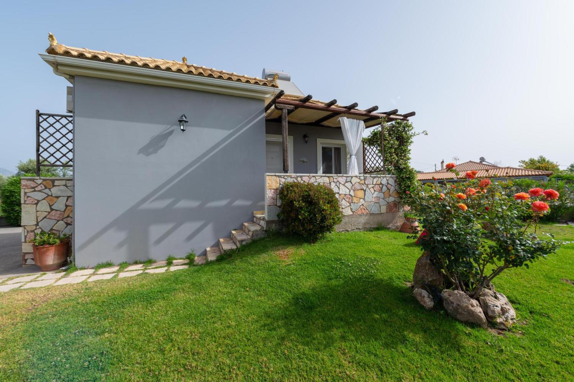 Spedion Villa - Near To Sea Villas With Heated Swimming Pool Gythio Buitenkant foto
