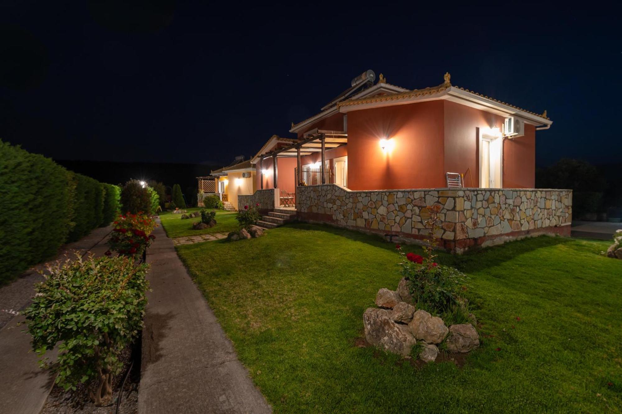 Spedion Villa - Near To Sea Villas With Heated Swimming Pool Gythio Buitenkant foto